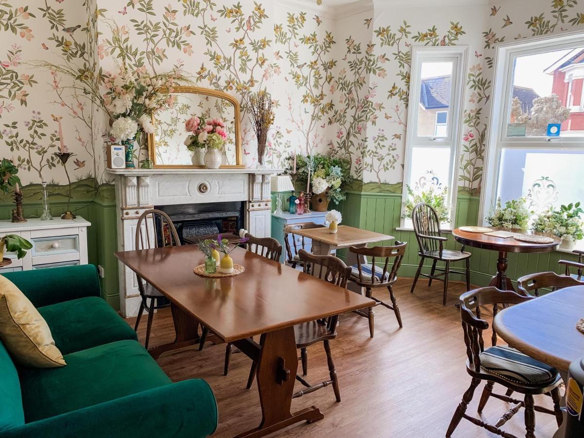 The Townhouse 101 Bed & Breakfast Sandown Exterior photo