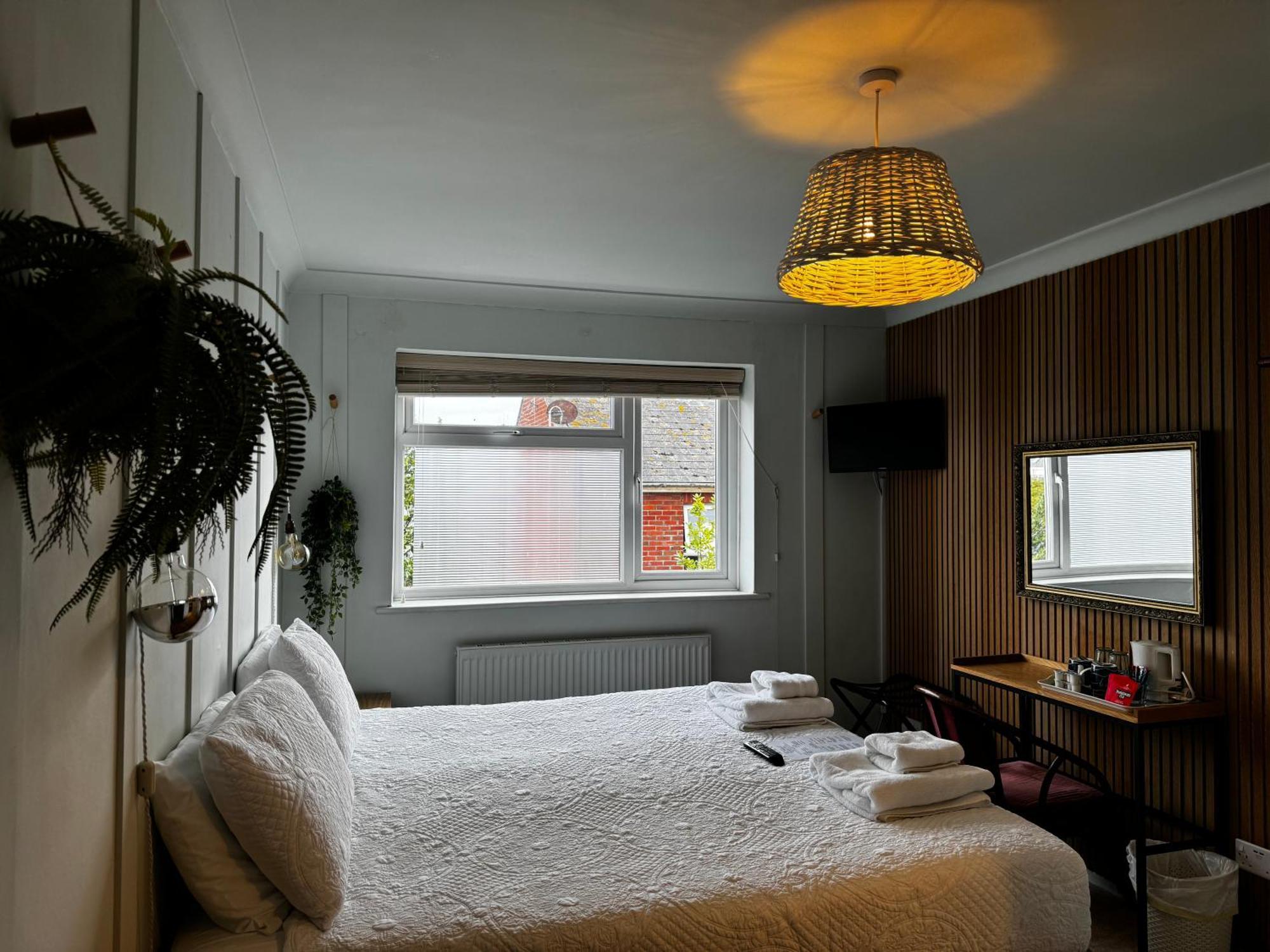 The Townhouse 101 Bed & Breakfast Sandown Exterior photo